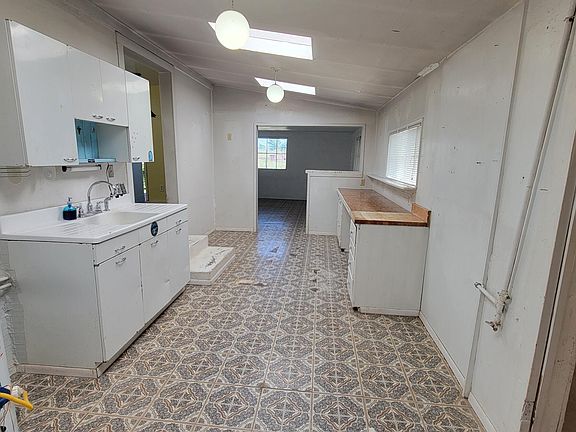 5th image of 10 OCOTILLO Street