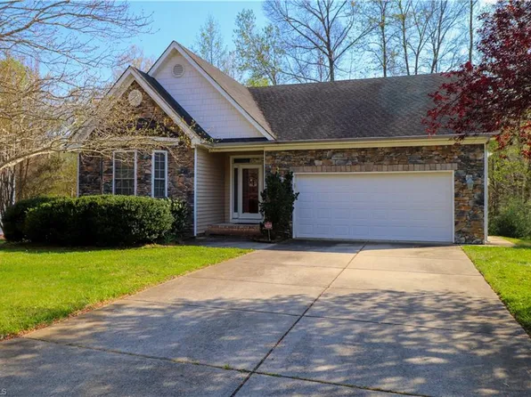 5304 Cragganmore Dr, Mc Leansville, NC 27301