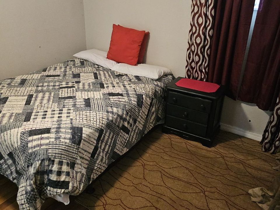 2nd image of 1705 Fairchild St #6