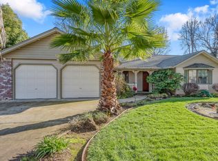 521 Rivella Vista Dr, Redding, CA 96001