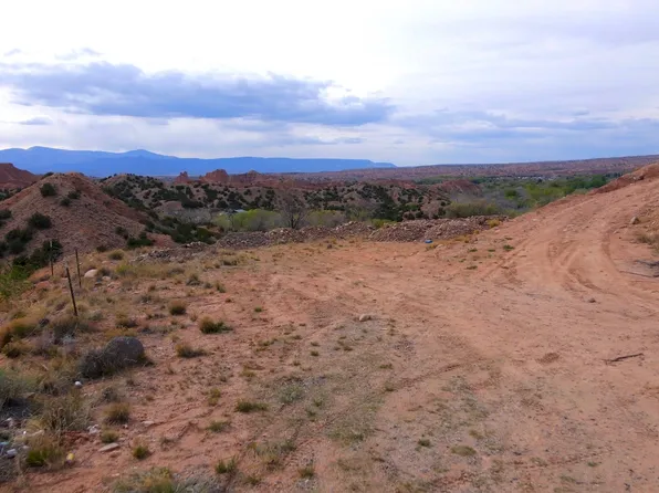 54 El Potrero Rd, Chimayo, NM 87522