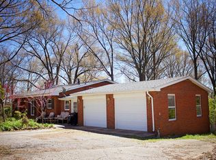 385 Walnut Grove Rd, Harrisburg, IL 62946