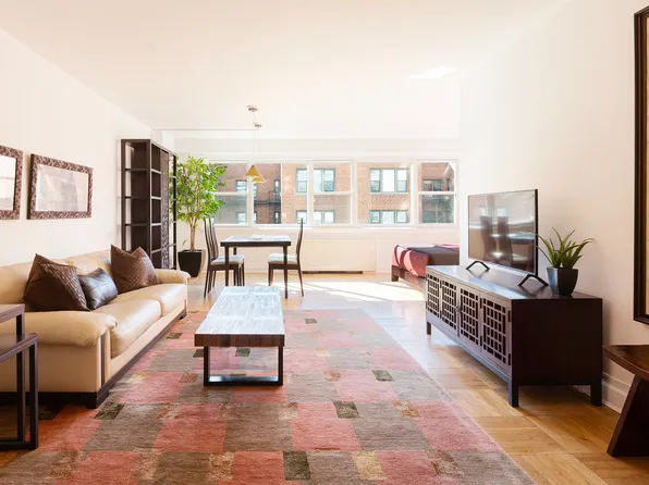 101 West 12th Street image 1 of 13