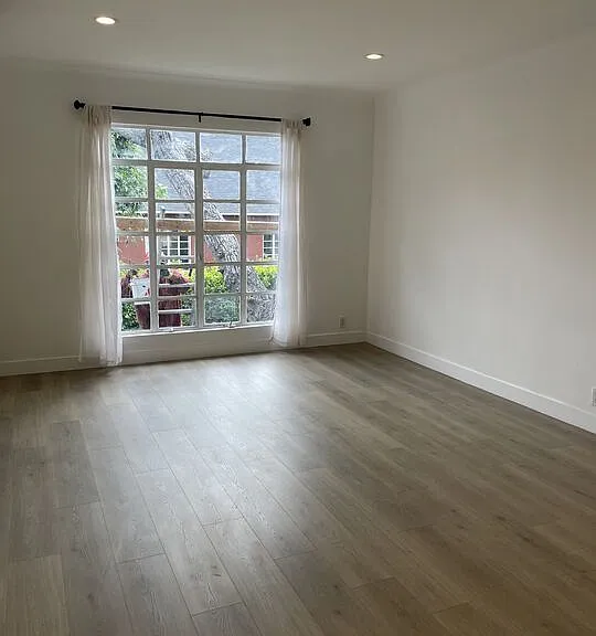 1254 N Orange Grove Ave #4 — Photo 3