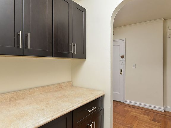 5th image of 2685 Creston Ave APT 2C