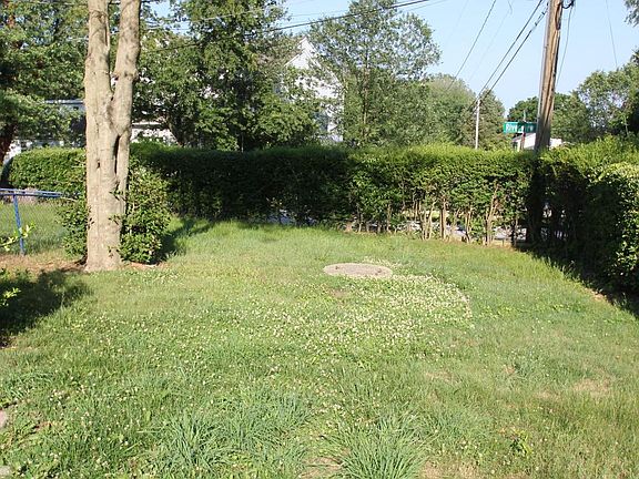2nd image of 1136 Skyway Dr