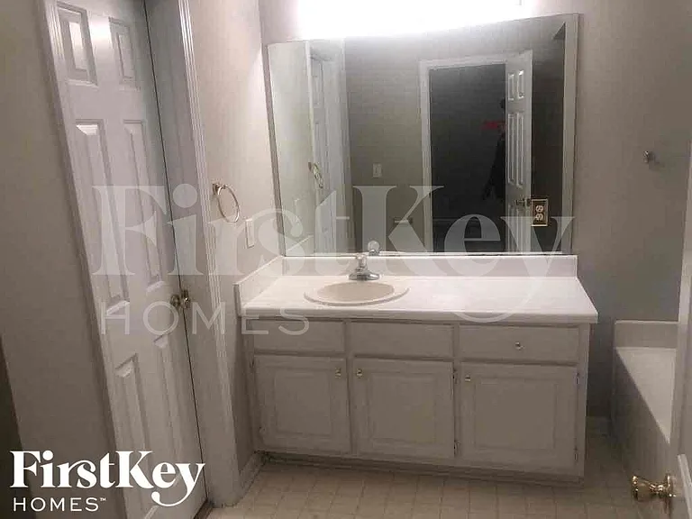 319 Hills Point Rd — Photo 10