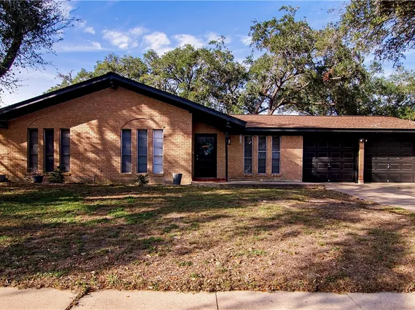 1405 Palo Blanco Cir, Beeville, TX 78102