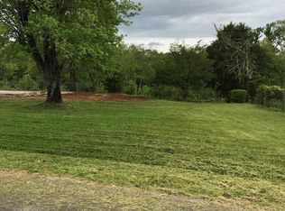 2406 Crestmore Dr, Columbia, TN 38401