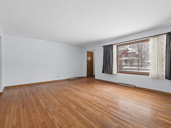 4th image of 124 N State St