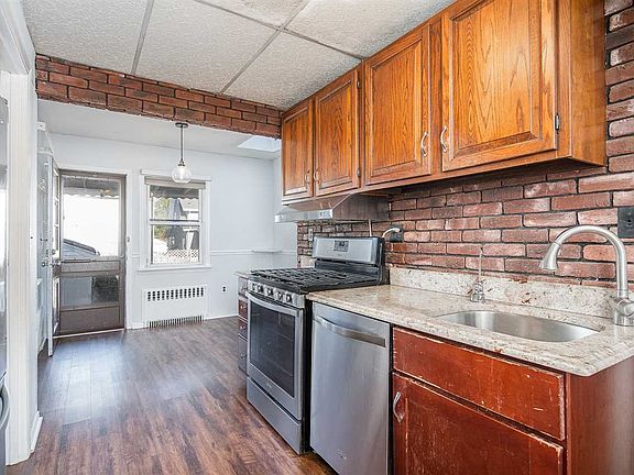 2nd image of 455 Columbia Ave