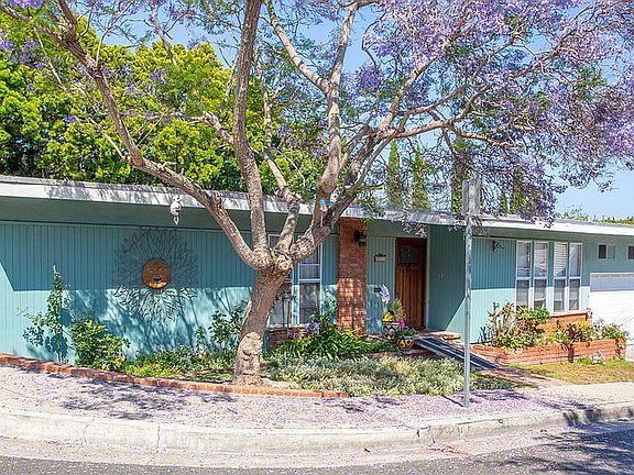 2nd image of 3015 Margaret Ln