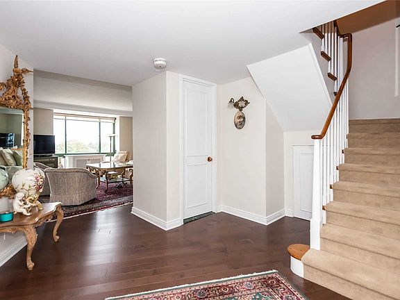 2nd image of 111 Cherry Valley Ave Ph 6