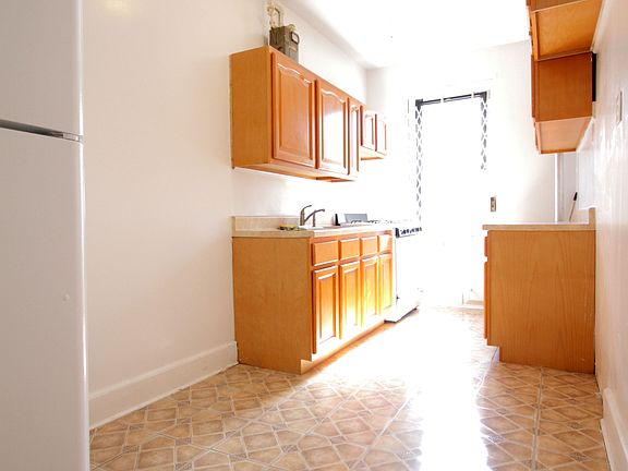 2nd image of 91 E 208th St APT 4C
