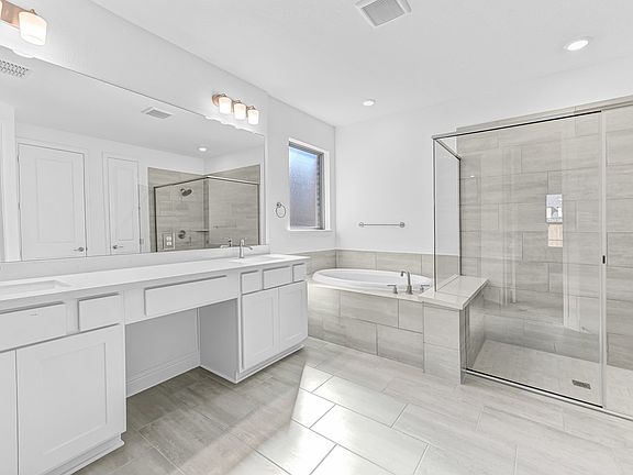 4th image of 327 Trillium St