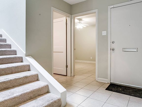 3rd image of 8123 N New Braunfels Ave APT C