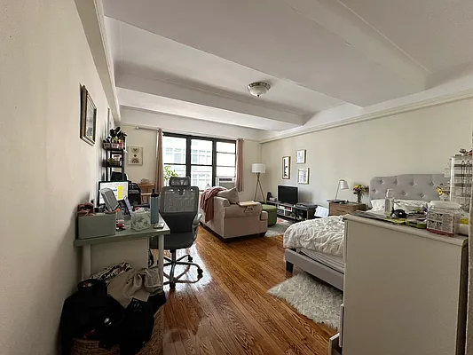 Rented by Green Home NY Realty LLC | media 2