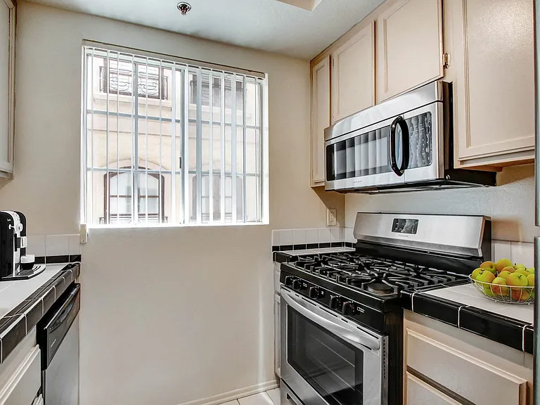 311 S. Swall Drive Apartments — Photo 16
