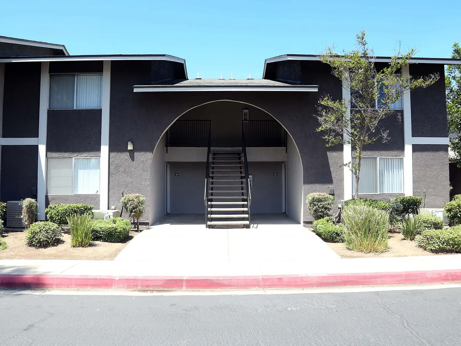 Summit Place Apartments — Photo 2