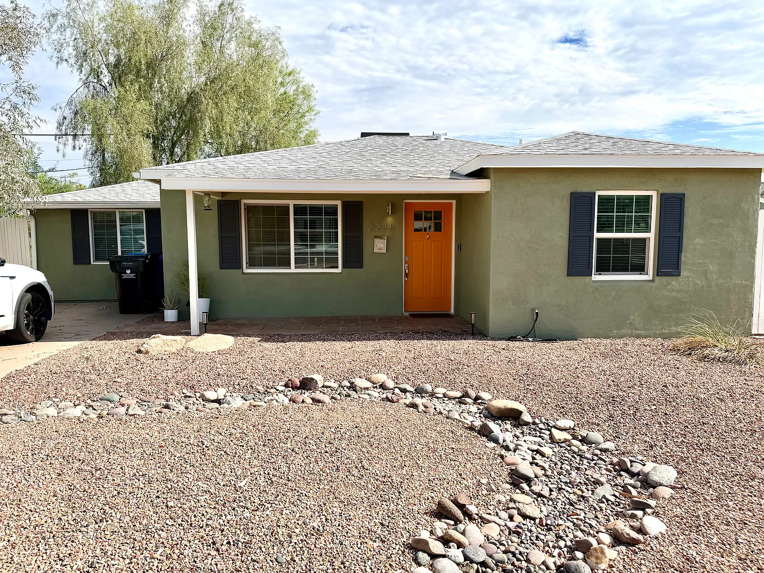 3 bed, 1330 sqft, $3,200 — Photo 2