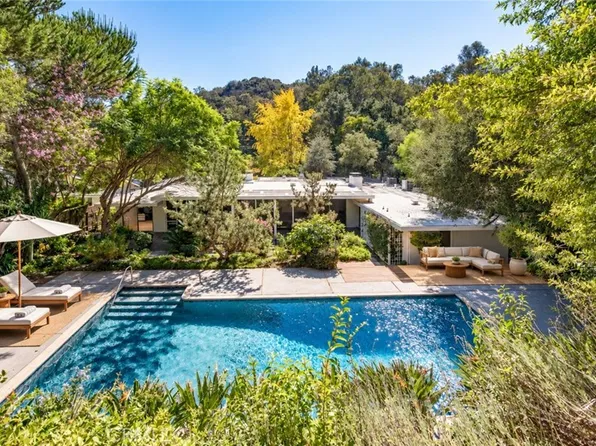 12049 Iredell St, Studio City, CA 91604