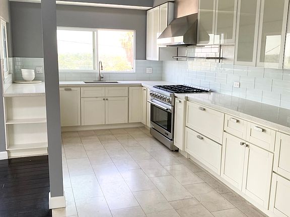 3rd image of 3355 N Crest Dr #A