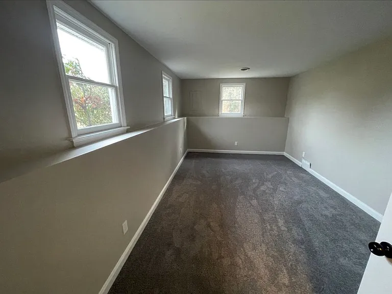 37 Cullen St — Photo 10