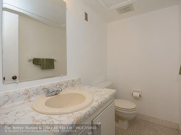 4th image of 300 NE 19th Ct APT 112N