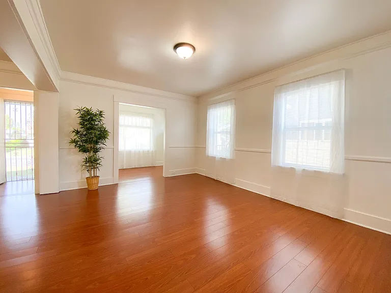 709 N Electric Ave — Photo 6