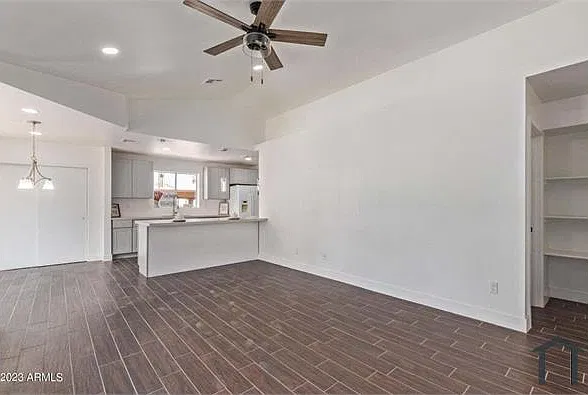 3 bed, 1320 sqft, $2,399 — Photo 2