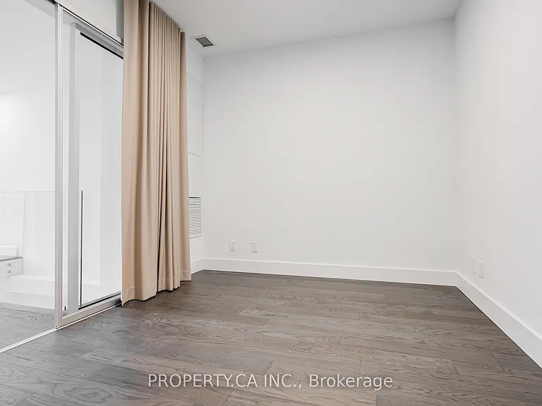 6 Greenbriar Rd #106 — Photo 32