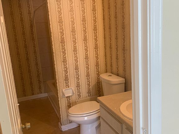 3rd image of 5951-57 Tullis Dr #55