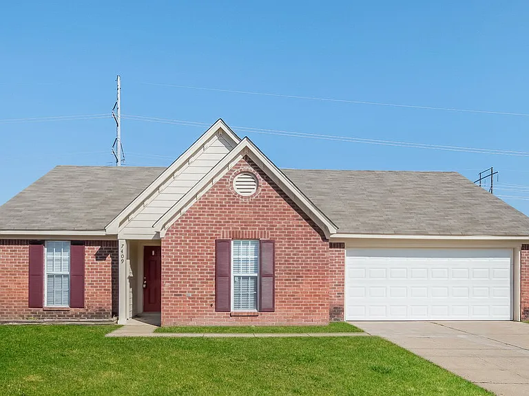 7409 Dunbarton Dr — Photo 1