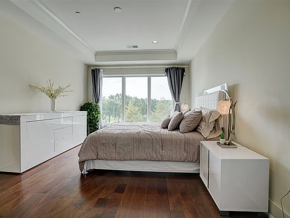 2nd image of 150 Harrow Gdns Ste 205