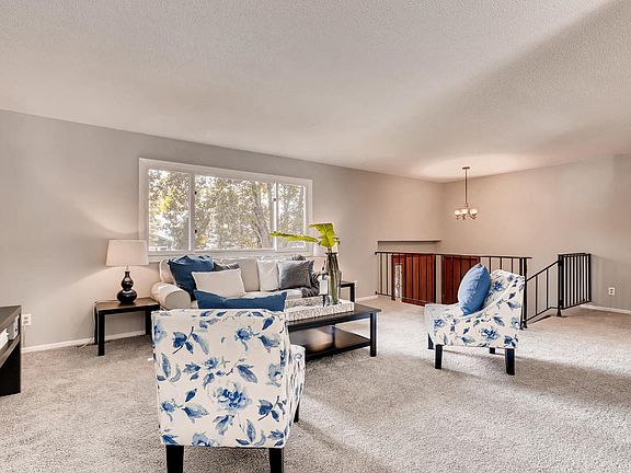 5th image of 771 Bur Oak Ct
