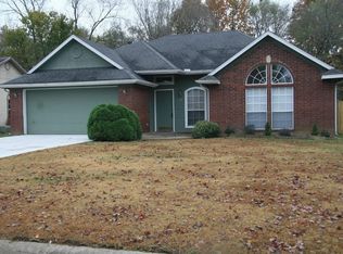 15 NE Ivy Cir, Bentonville, AR 72712