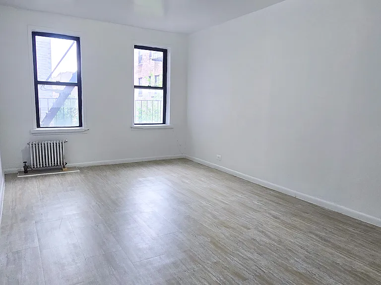 721 Walton Ave #D4 — Photo 2