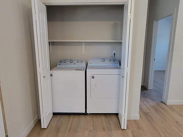 2412 E 14th St #2 — Photo 15