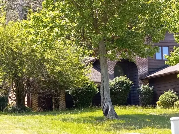 25224 Pleasant Trl, Richmond Heights, OH 44143