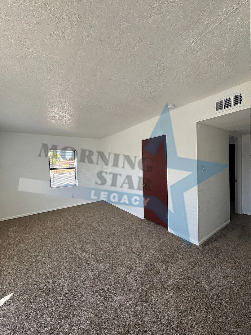 612 N Third St — Photo 4