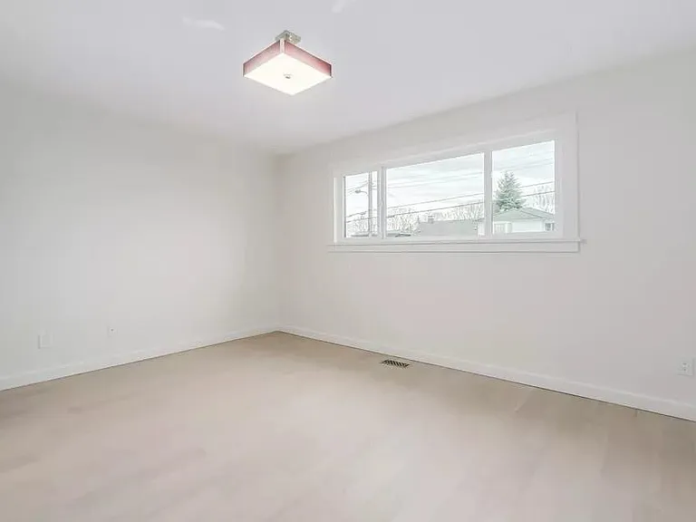 2680 Trinity St #UPPER — Photo 19