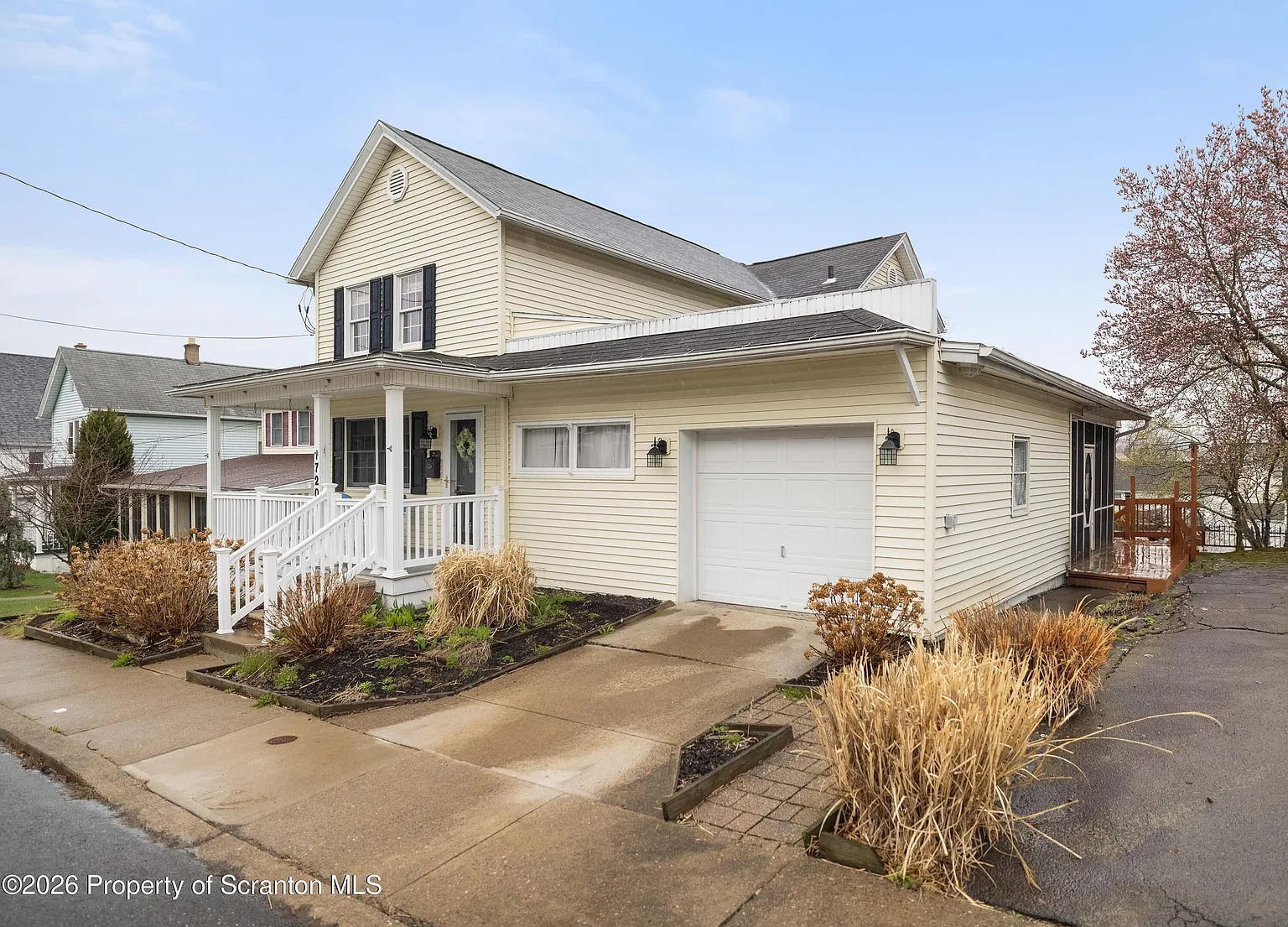 1720 McDonough Ave photo 1
