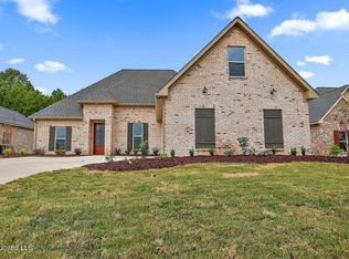 1237 Old Court Xing, Flowood, MS 39232