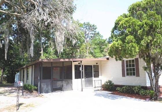 1st image of 1143 Lakewood Cir E