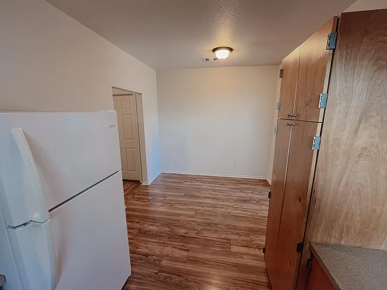 101 Sweeney Ave — Photo 18