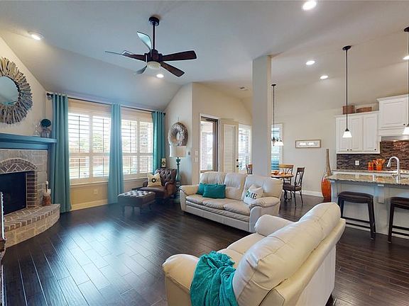 4th image of 9033 Violet Dr