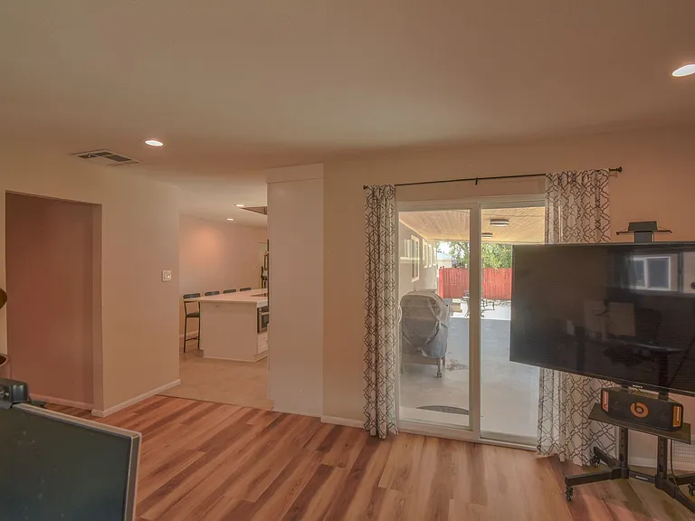 9501 Arvilla Ave NE — Photo 17