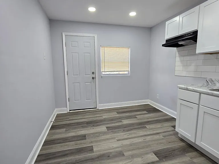 5441 Wakefield St — Photo 2