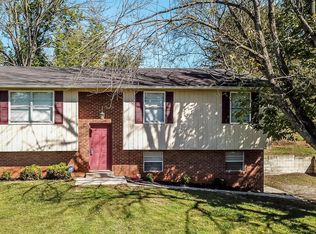 134 Old Clover Hill Rd, Maryville, TN 37803