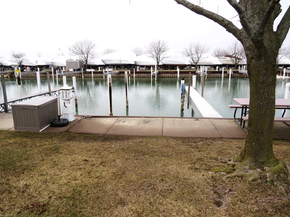 41700 Conger Bay Dr #G-260, Harrison Township, MI 48045